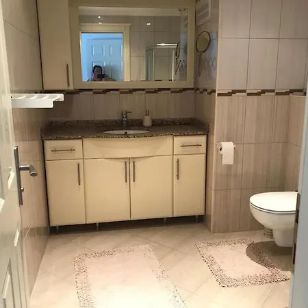아파트 A Flat In A Complex- 알란야